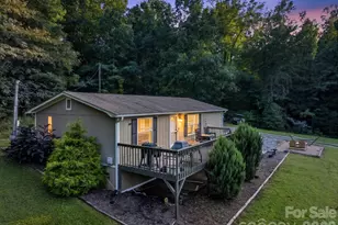2437 S Rosedale Dr, Lenoir, NC 28630 - Photo 1