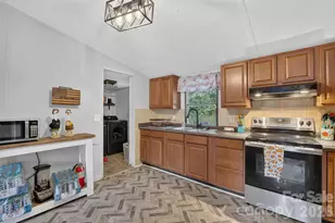2437 S Rosedale Dr, Lenoir, NC 28645 - Photo 36