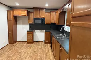 114 Carroll Dr, Cherryville, NC 28021 - Photo 8