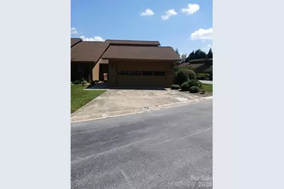 304 Red Oak Drive, Hendersonville, NC 28791 - Photo 2