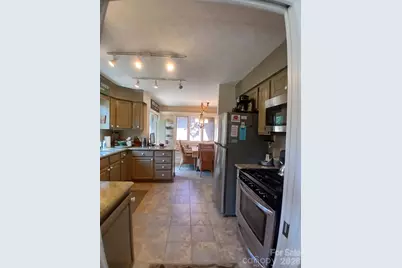 304 Red Oak Drive, Hendersonville, NC 28791 - Photo 18