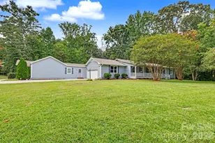 3201 Fairforest Dr, Matthews, NC 28104 - Photo 1