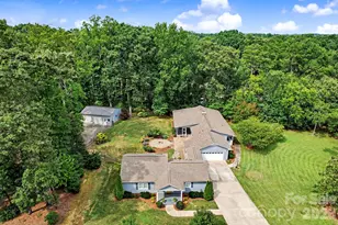 3201 Fairforest Dr, Matthews, NC 28104 - Photo 8