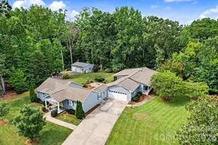 3201 Fairforest Dr, Matthews, NC 28104 - Photo 12