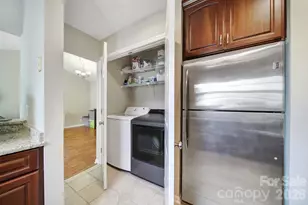 3208 Selwyn Farms Ln, Charlotte, NC 28209 - Photo 12