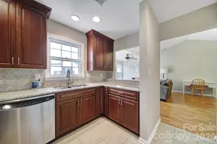 3208 Selwyn Farms Ln, Charlotte, NC 28209 - Photo 10