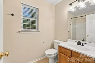 12806 English Walnut Ln, Charlotte, NC 28215 - Photo 20