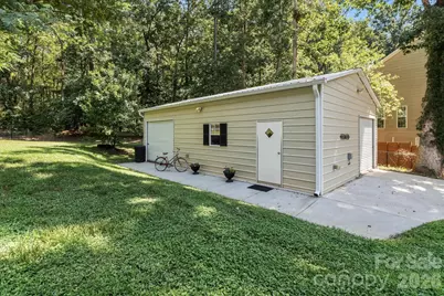 6168 Neptune Drive, Denver, NC 28037 - Photo 2