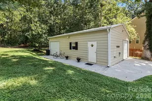 6168 Neptune Dr, Denver, NC 28037 - Photo 2
