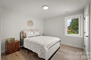 1013 37th St SW, Hickory, NC 28602 - Photo 10