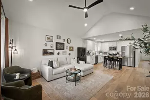 1013 37th St SW, Hickory, NC 28602 - Photo 8
