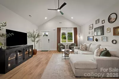 1013 37th Street SW, Hickory, NC 28602 - Photo 14