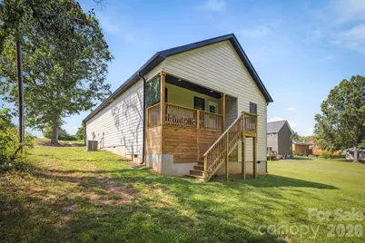 1013 37th Street SW, Hickory, NC 28602 - Photo 6