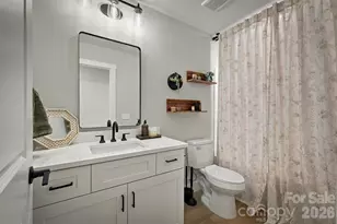 1013 37th St SW, Hickory, NC 28602 - Photo 18