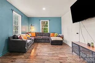 501 Hunter St, York, SC 29745 - Photo 6