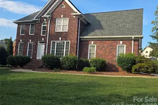 182 E Tattersall Dr, Statesville, NC 28677 - Photo 2