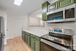 3216 Lasalle St, Charlotte, NC 28216 - Photo 8