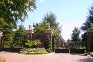 8820 Heydon Hall Cir, Charlotte, NC 28210 - Photo 4