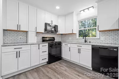1185 10th Street Place NW, Hickory, NC 28601 - Photo 8