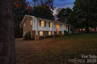 1185 10th Street Place NW, Hickory, NC 28601 - Photo 4