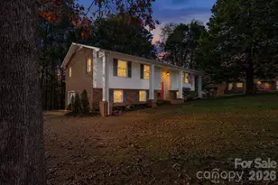 1185 10th Street Pl NW, Hickory, NC 28601 - Photo 4