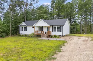 398 Point Hope Ln, Hendersonville, NC 28792 - Photo 2
