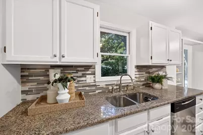 430 Queens Road #122, Charlotte, NC 28207 - Photo 6