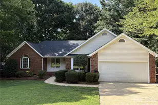 13800 Woody Point Rd, Charlotte, NC 28278 - Photo 2