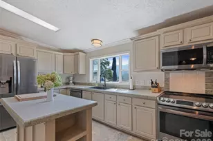 90 Blueberry Hill Dr, Clyde, NC 28721 - Photo 18