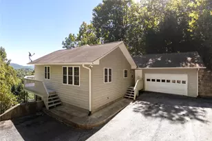 219 Greens View Dr, Horse Shoe, NC 28742 - Photo 30