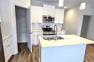 2026 McDonald Dr, Charlotte, NC 28216 - Photo 2
