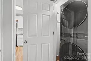 2728 Arnold Dr, Charlotte, NC 28205 - Photo 10