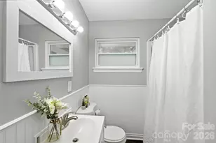 3300 Bonaire Dr, Charlotte, NC 28208 - Photo 10