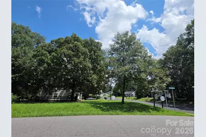 204 E Trade Street, Dallas, NC 28034 - Photo 4