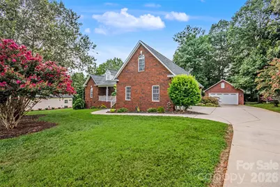 204 Seven Springs Loop, Statesville, NC 28625 - Photo 2
