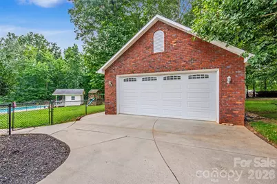 204 Seven Springs Loop, Statesville, NC 28625 - Photo 4