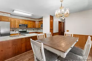 40 Country Bear Ln, Flat Rock, NC 28731 - Photo 8