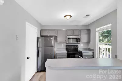 6315 Windsor Gate Lane, Charlotte, NC 28215 - Photo 2