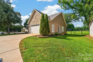 2 Hunters Creek Ln, Granite Falls, NC 28630 - Photo 42