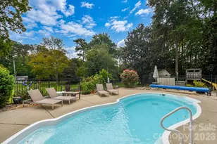 127 Fairway Dr, Mooresville, NC 28117 - Photo 1