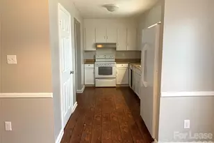 7303 Cormwell Ln, Charlotte, NC 28217 - Photo 2
