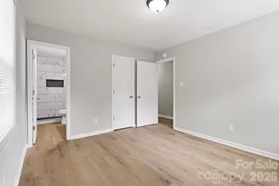 5233 Delivau Drive, Charlotte, NC 28215 - Photo 18