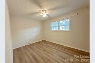 5006 Malibu Drive, Charlotte, NC 28215 - Photo 6