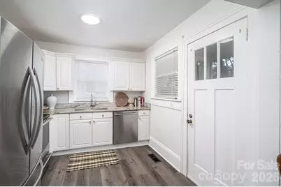 205 W Sixth Avenue, Gastonia, NC 28052 - Photo 10