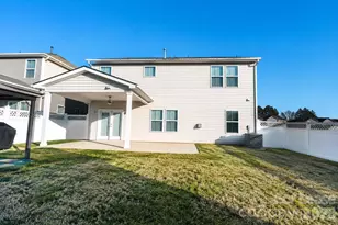 4320 Staffordshire Ln, Charlotte, NC 28213 - Photo 2