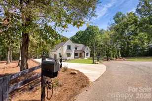 1103 Oakmont Dr, Rock Hill, SC 29732 - Photo 2