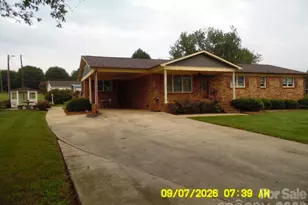 2525 Teague St, Lincolnton, NC 28092 - Photo 2