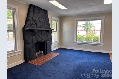 211 Linda Vista Drive, Hendersonville, NC 28792 - Photo 2