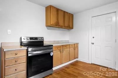 3221 1st Avenue Drive SE, Conover, NC 28613 - Photo 8