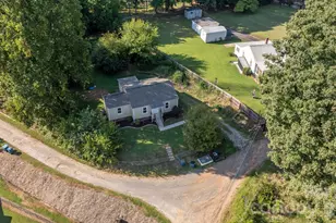3221 1st Ave Dr SE, Conover, NC 28613 - Photo 2